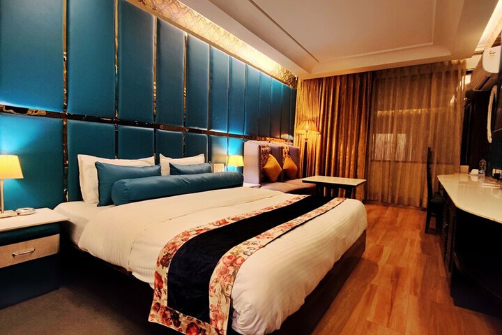 Room 18 of 43