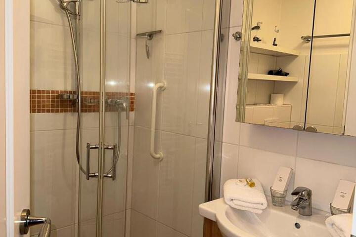 General 32 of 42