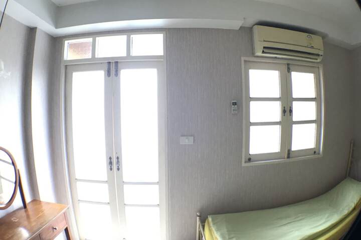 Room 11 of 71