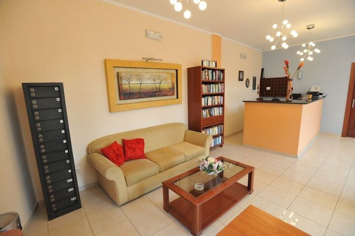 Entrance & Lobby