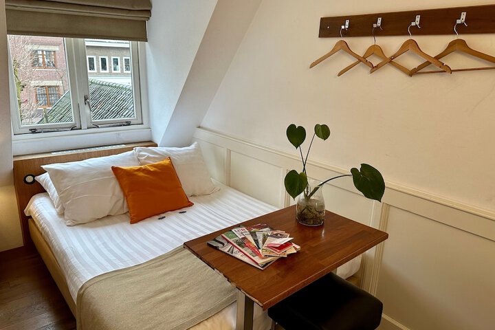 Room 4 of 57