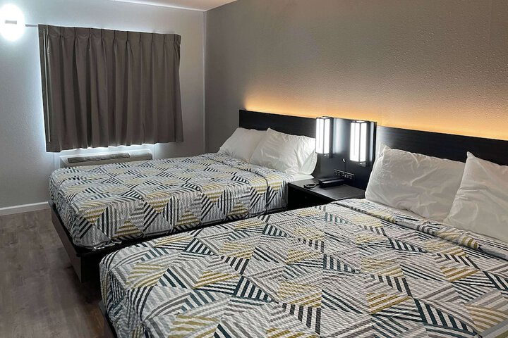 Room 7 of 19