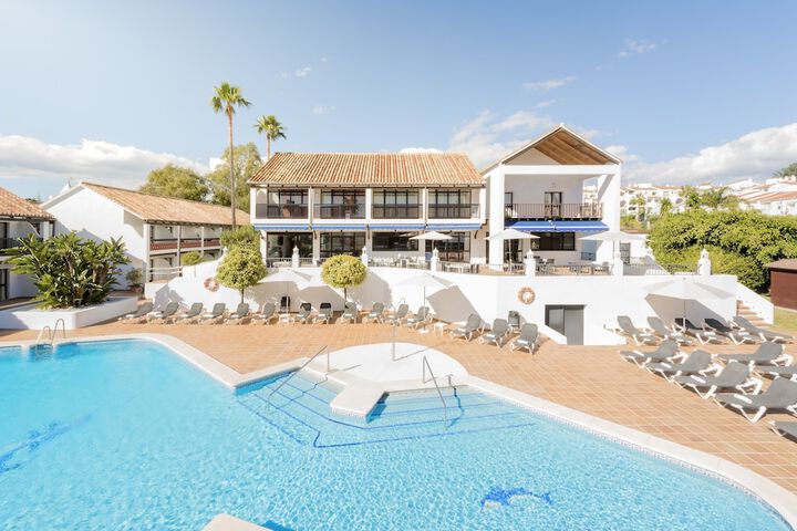 Pool Hotel