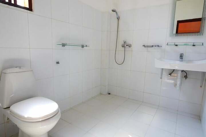 Room 16 of 18
