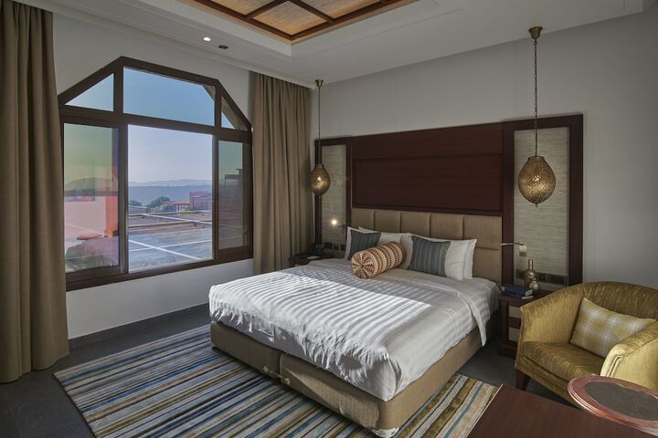Room 4 of 20