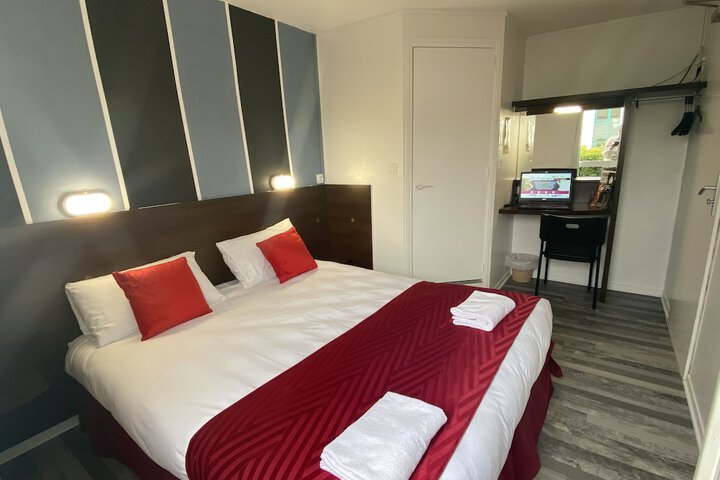 Room 33 of 41