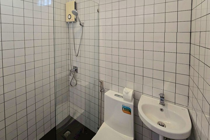 Room 65 of 100