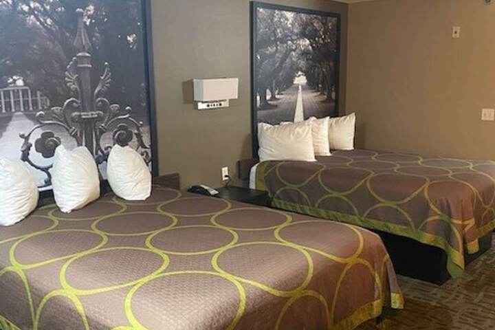 Room 7 of 28
