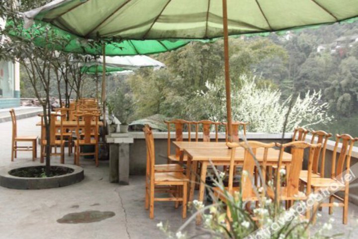 Emei Mountain Qinghu Hotel