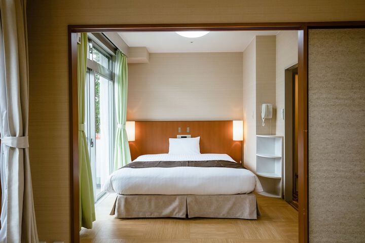 Room 27 of 92