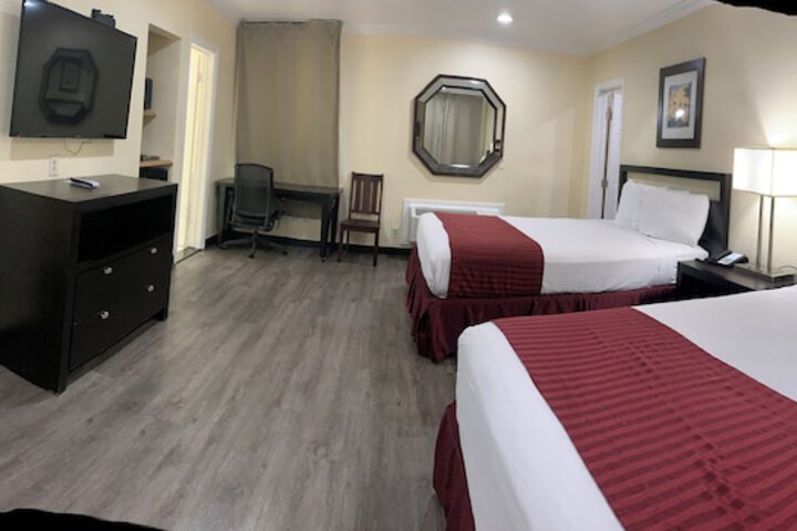 Superior 2 Queen Beds (13 of 25)
