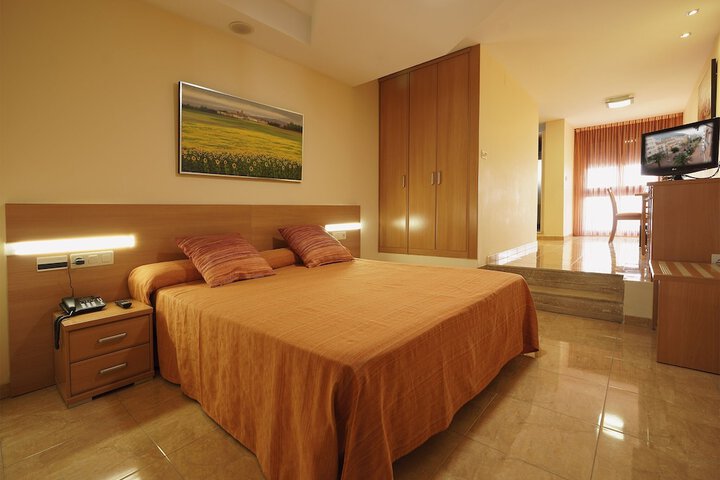 Room 6 of 35