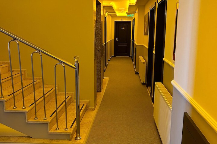 Ballroom/Hall 68 of 85
