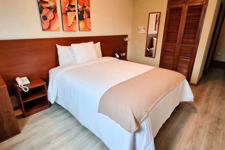 Room 15 of 43