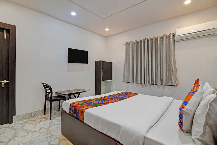 Room 12 of 26