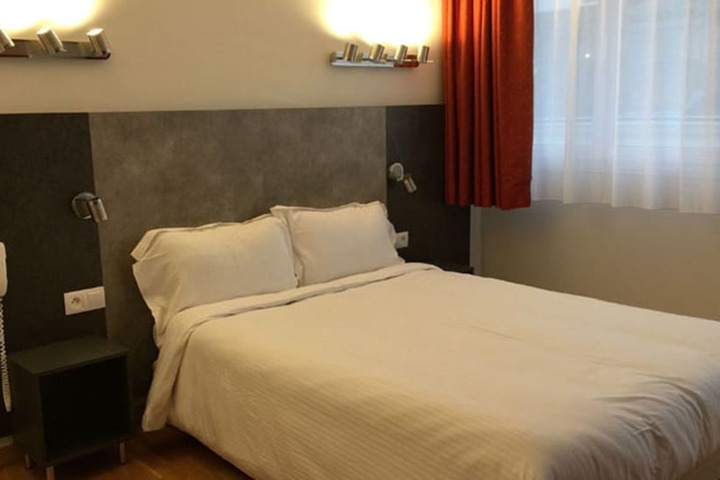 Room 5 of 23