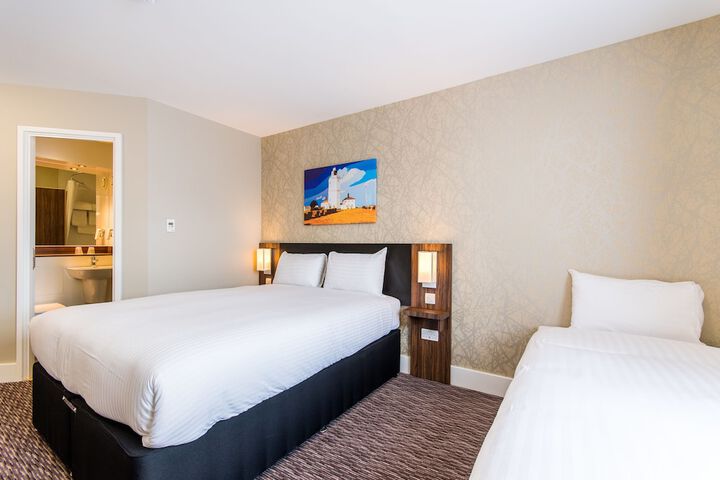 Room 9 of 30