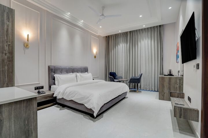 Room 21 of 66