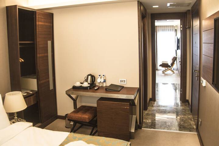 Room 43 of 68