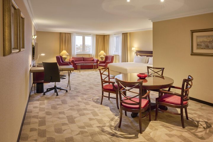 Room 58 of 122