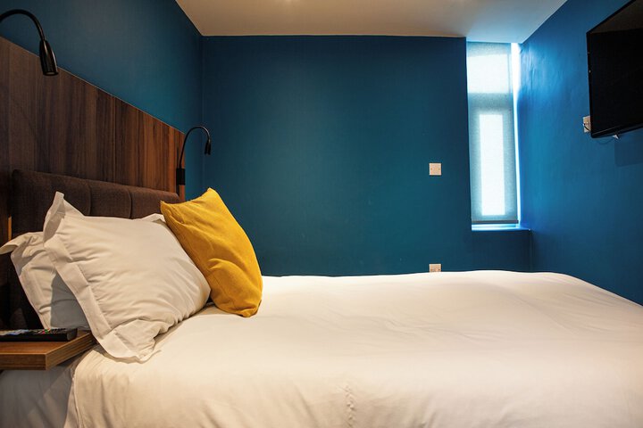 Room 7 of 14