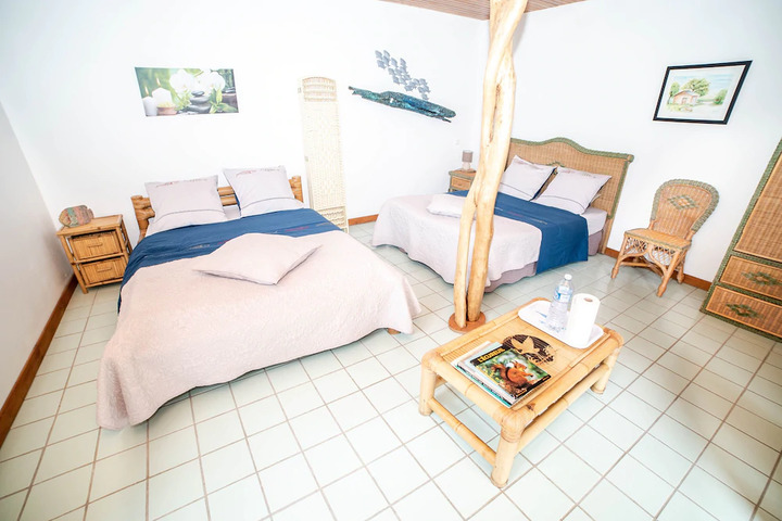 Room 4 of 10