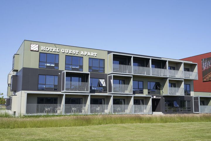 Hotel 122 of 125