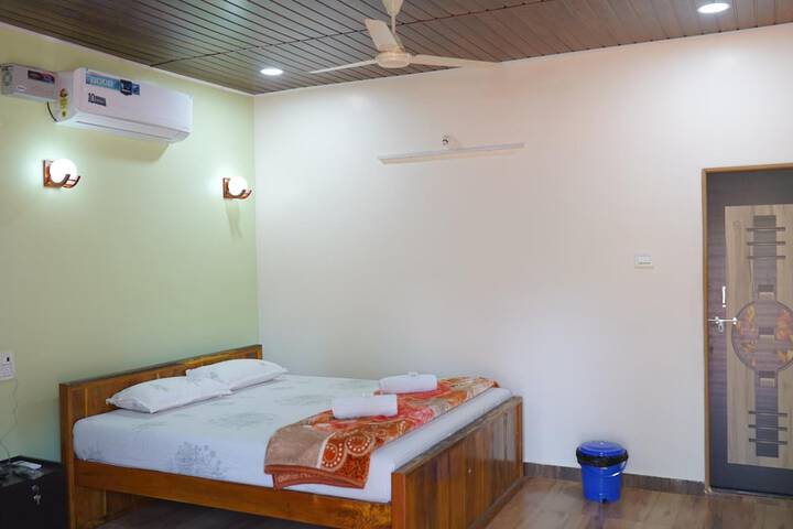 Room 13 of 50