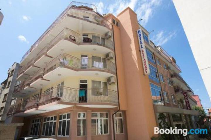 Hotel Elena Palace
