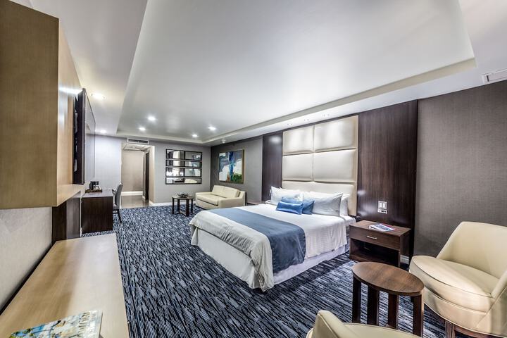 Room 18 of 87