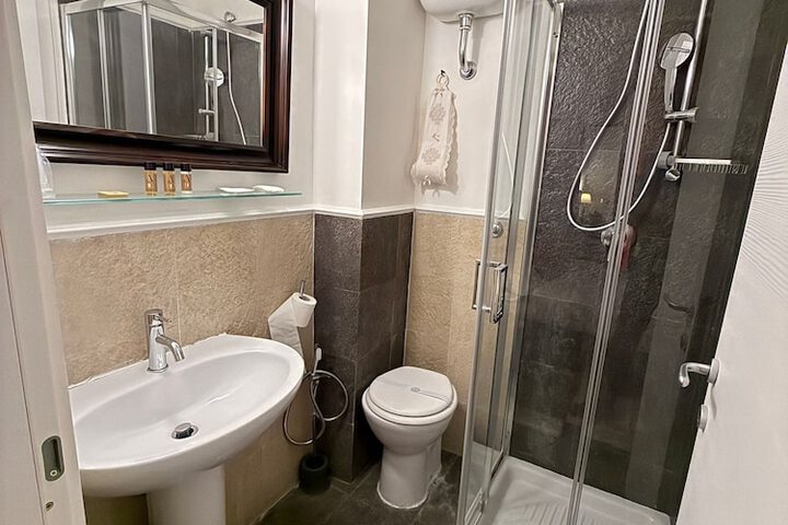 Room 40 of 70
