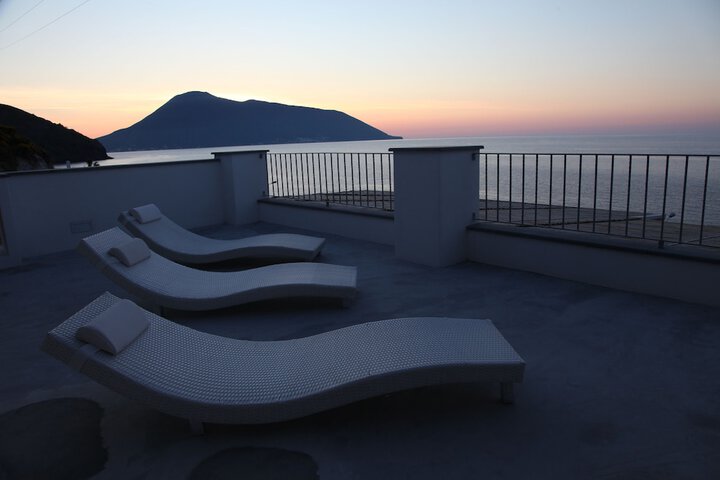 Sundeck 70 of 85