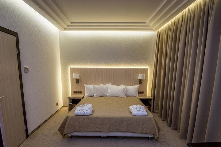 Room 9 of 36