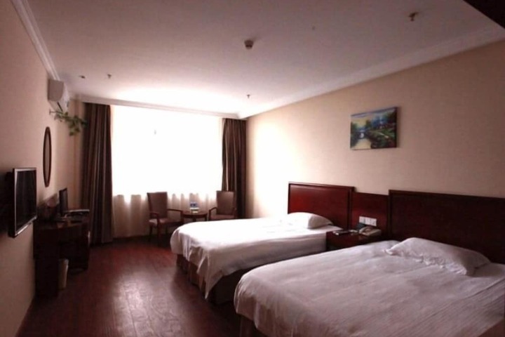 Room 5 of 66