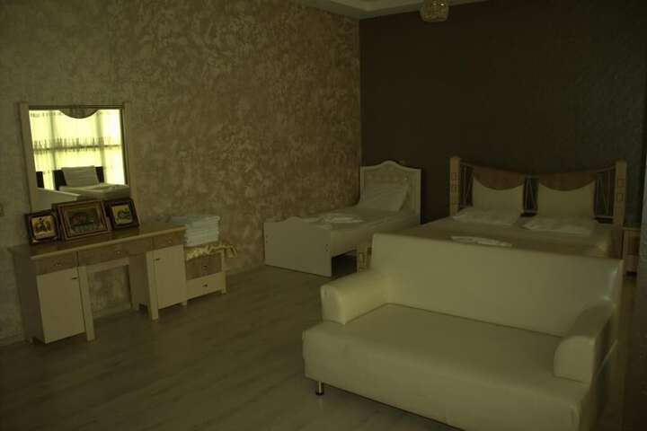Room 17 of 54