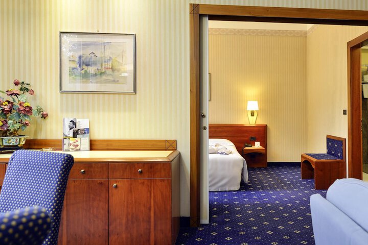 Room 17 of 85