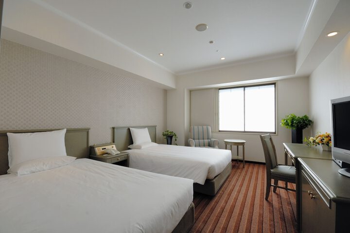 Room 9 of 75