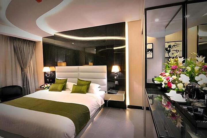 Room 70 of 111