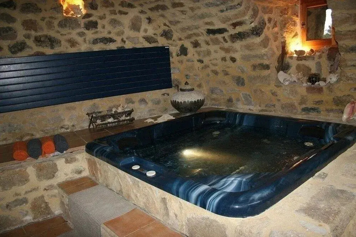 Pool 14 of 19