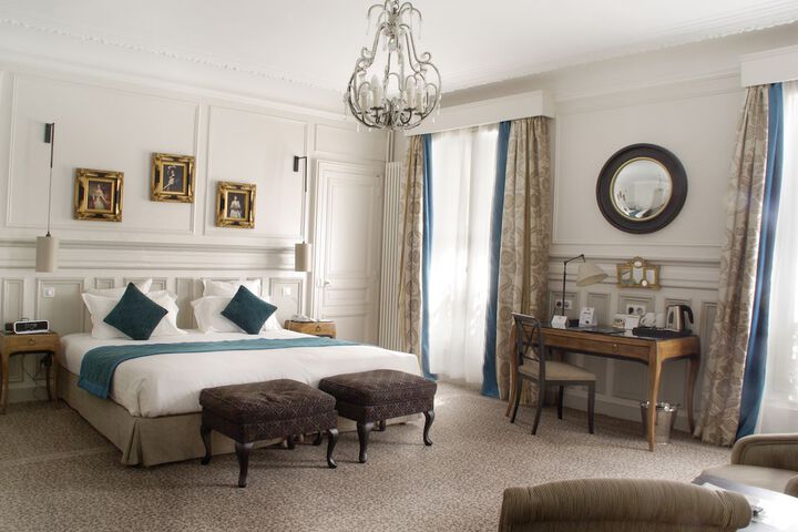 Room 10 of 74