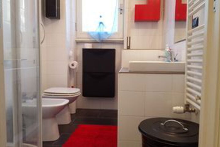 Room 4 of 20