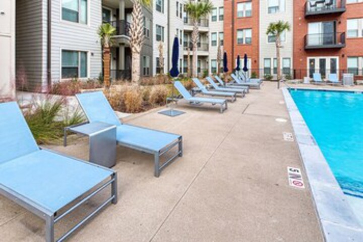 Sundeck 277 of 283