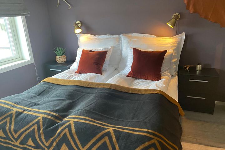 Room 4 of 38