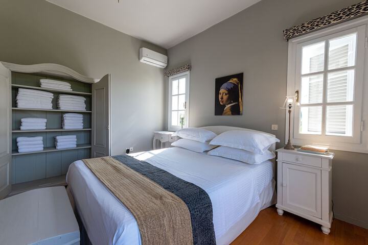 Room 8 of 49