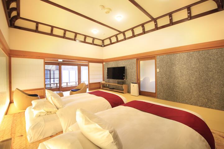 Room 25 of 257