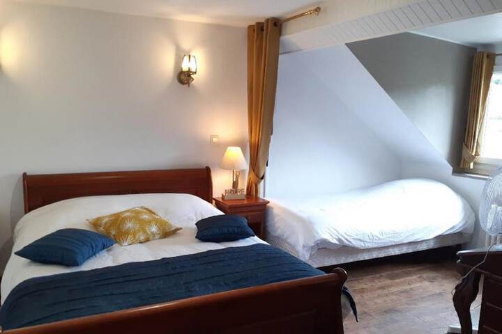 Room 3 of 28