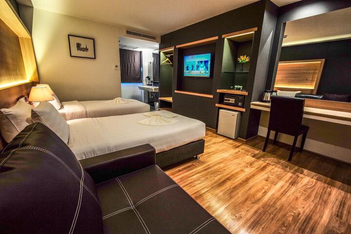 Room 10 of 78