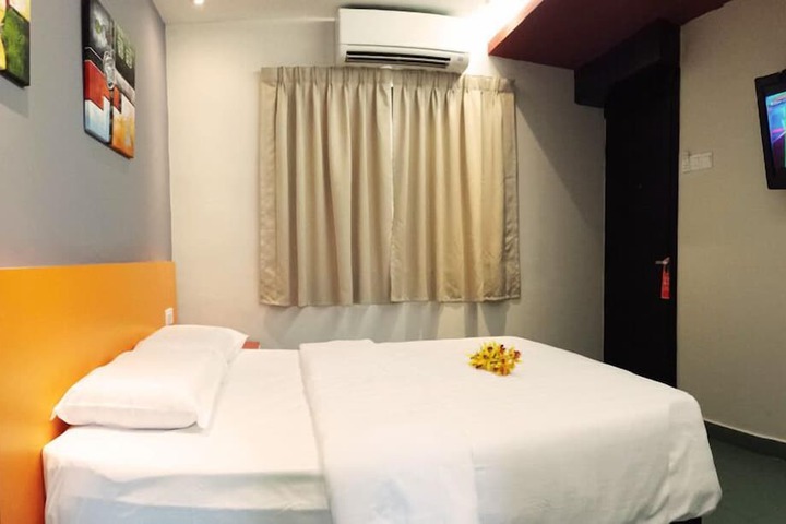 Room 17 of 37