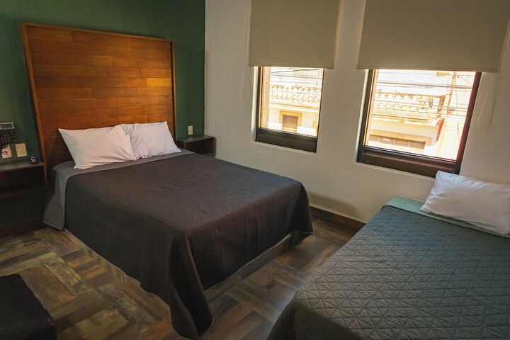 Room 9 of 11