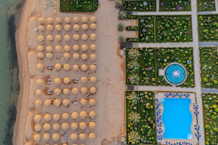Pool 44 of 189